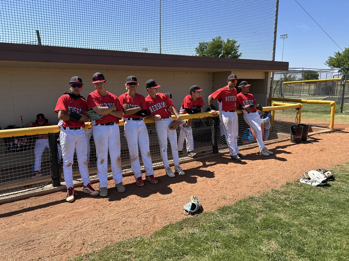 sportsguybrock's tweet photo. Great Bend at Liberal 3:45 1270 and 92.3 FM.  https://t.co/WDbtNS0RPK https://t.co/z40xnwebuk