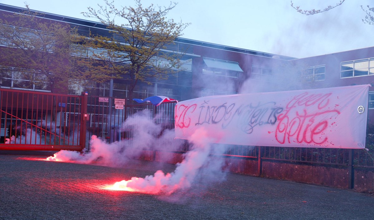 Brandweer2020's tweet image. #demonstratie tegen het azc in #Apeldoorn