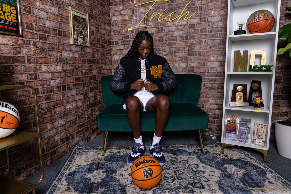 eve_long23's tweet image. GO IRISH??!🍀💚✨
#officialvisit #uncommitted 

Thank you so much to entire 
@ndwbb staff &amp;amp; players, and @IrishCoachIvey for a great visit!  #wbb