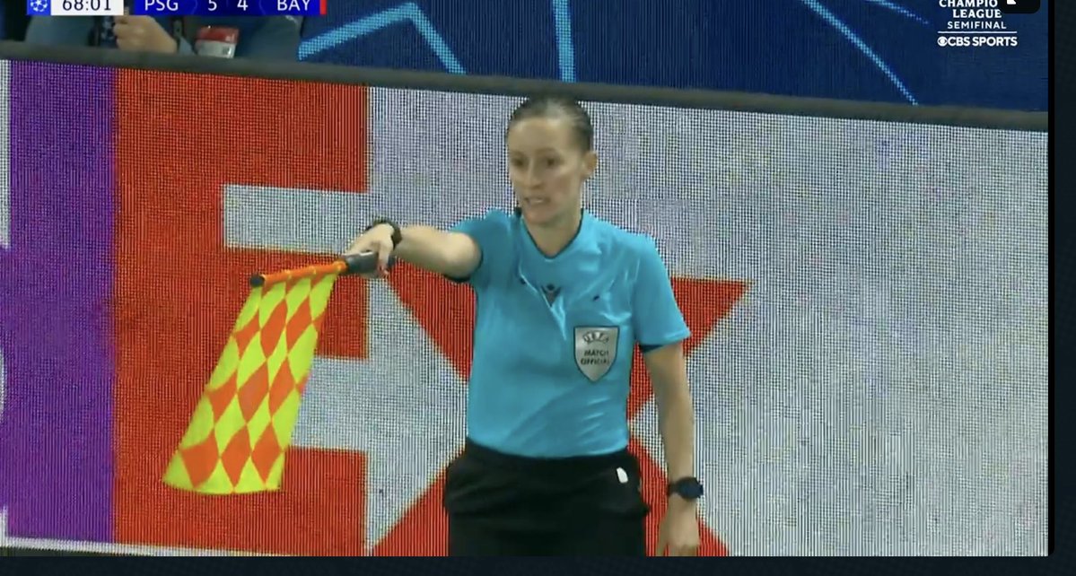 TanLee61866610's tweet image. #psg #bayern #woman