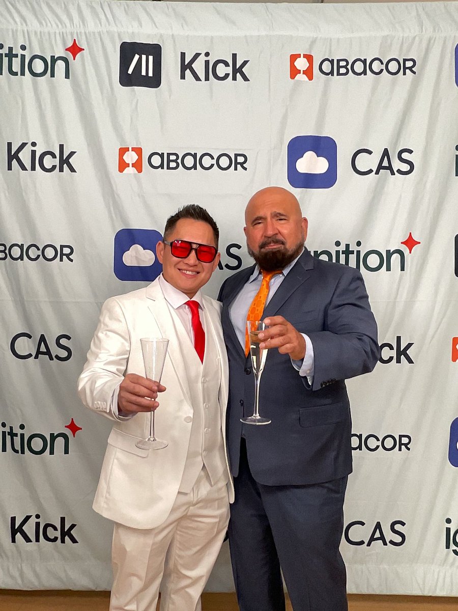 EMofrad's tweet photo. When my friend @~Michael-Ly invited me to a post tax season retreat for accountants in Scottsdale AZ, I totally underestimated the event. On behalf of our team @Mofrad Financial Solutions I want to thank Michael Ly to include us in this year’s event! Totally honored! https://t.co/U1zz24ji4E