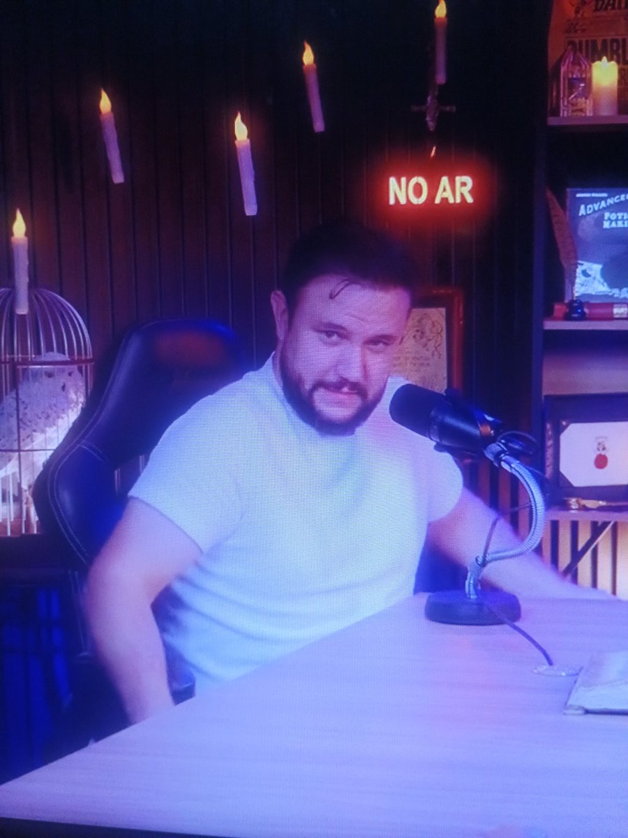 brunellibruno15's tweet photo. Se essa pausa do @thiegonovais no podcast "Seção Reservada" #28 não merece teu Like...! Não sei mais o que poderia merecer! 🥹 https://t.co/zAvVbih1UH