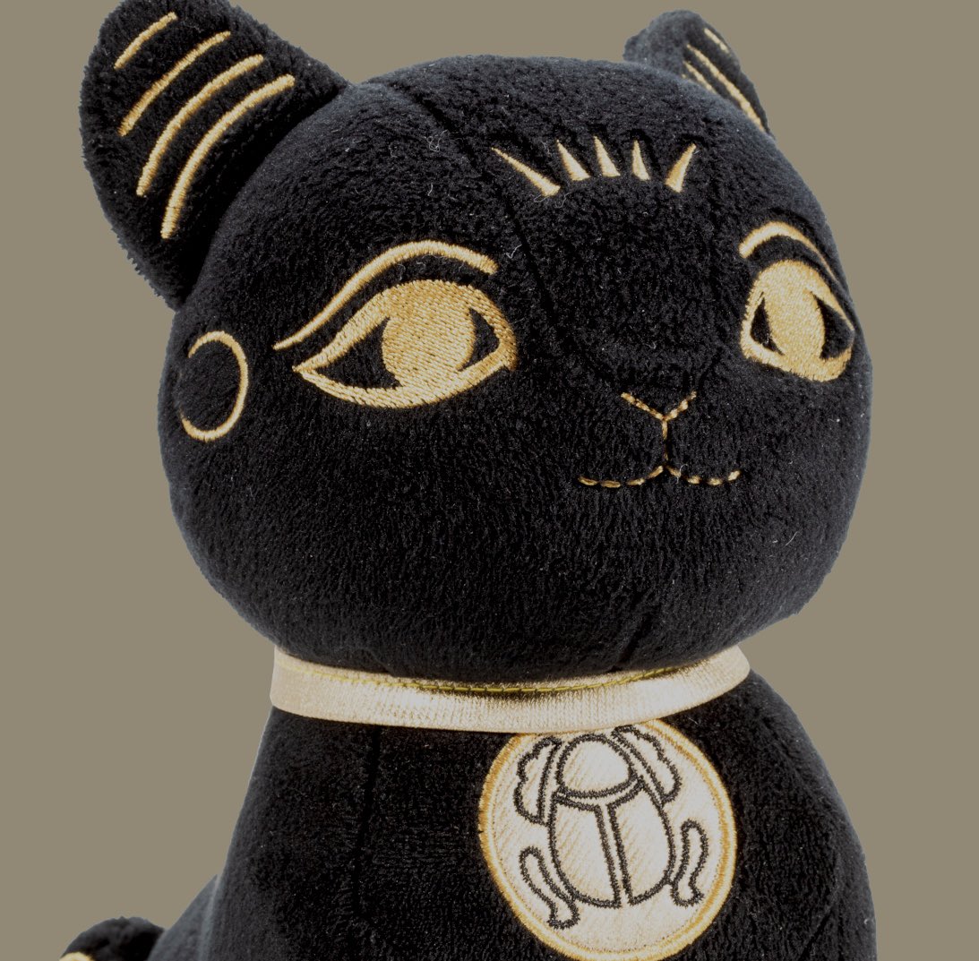 EgyptomaniaMuse's tweet image. Day 118 of #photoaday 

A modern children’s soft toy inspired by the ancient Egyptian cat goddess and designed exclusively for the @britishmuseum 
🐈‍⬛ 

#365days #365daychallenge #365photodaychallenge