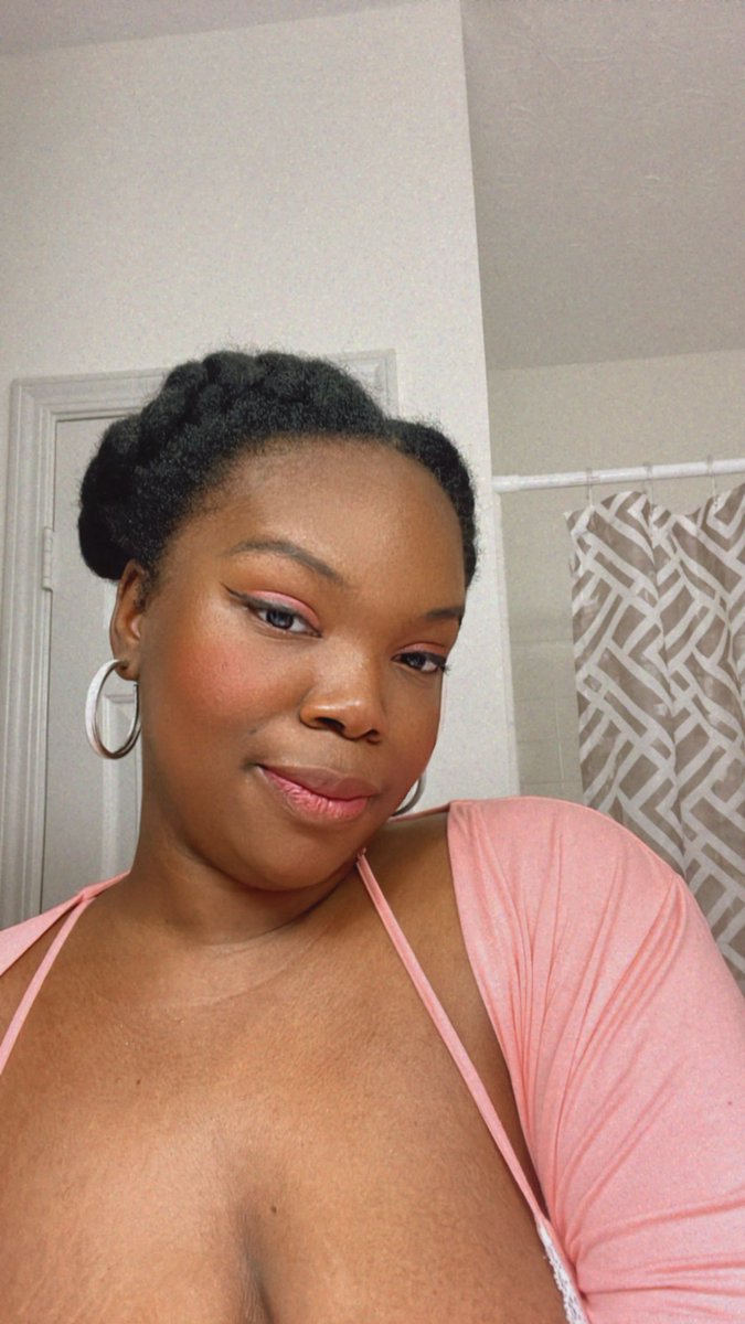 AshCash 🖤 tweet media