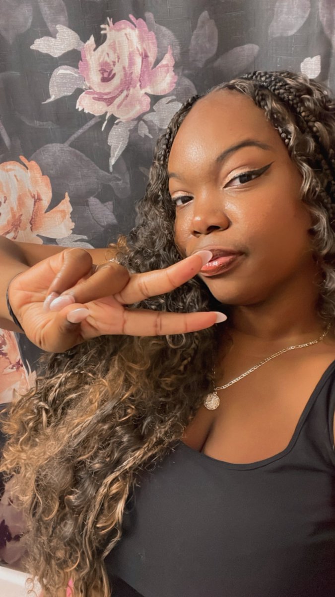 AshCash 🖤 tweet media