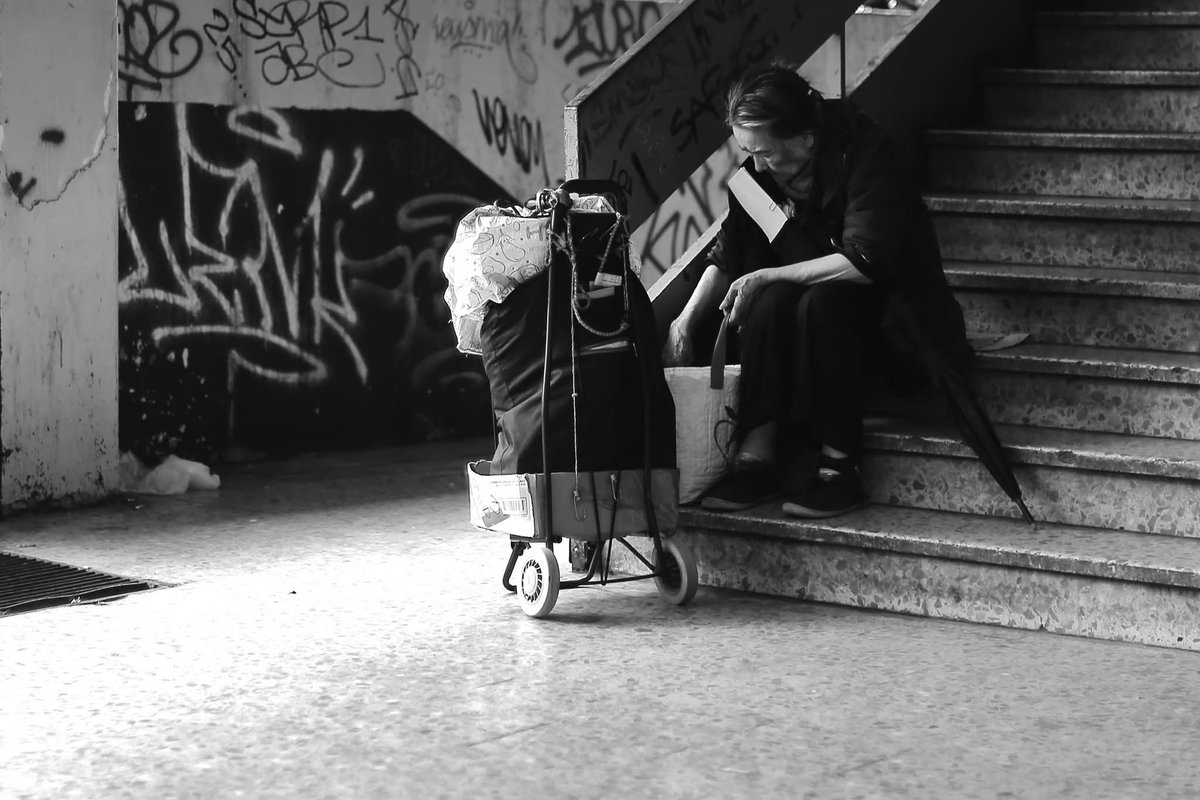 colinesss's tweet image. Behind the cart 
#Street #streetphotography #blackandwhite #Paris #pascalcolin #canon #50mm