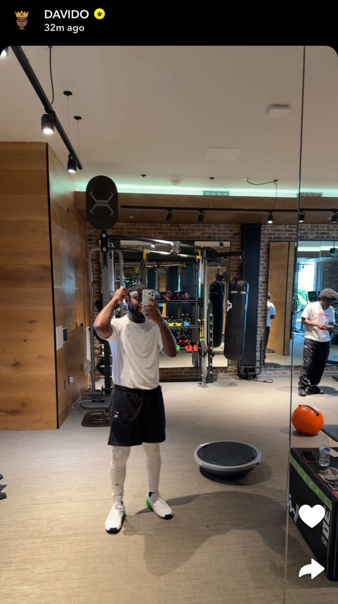 Senior Woman tweet media