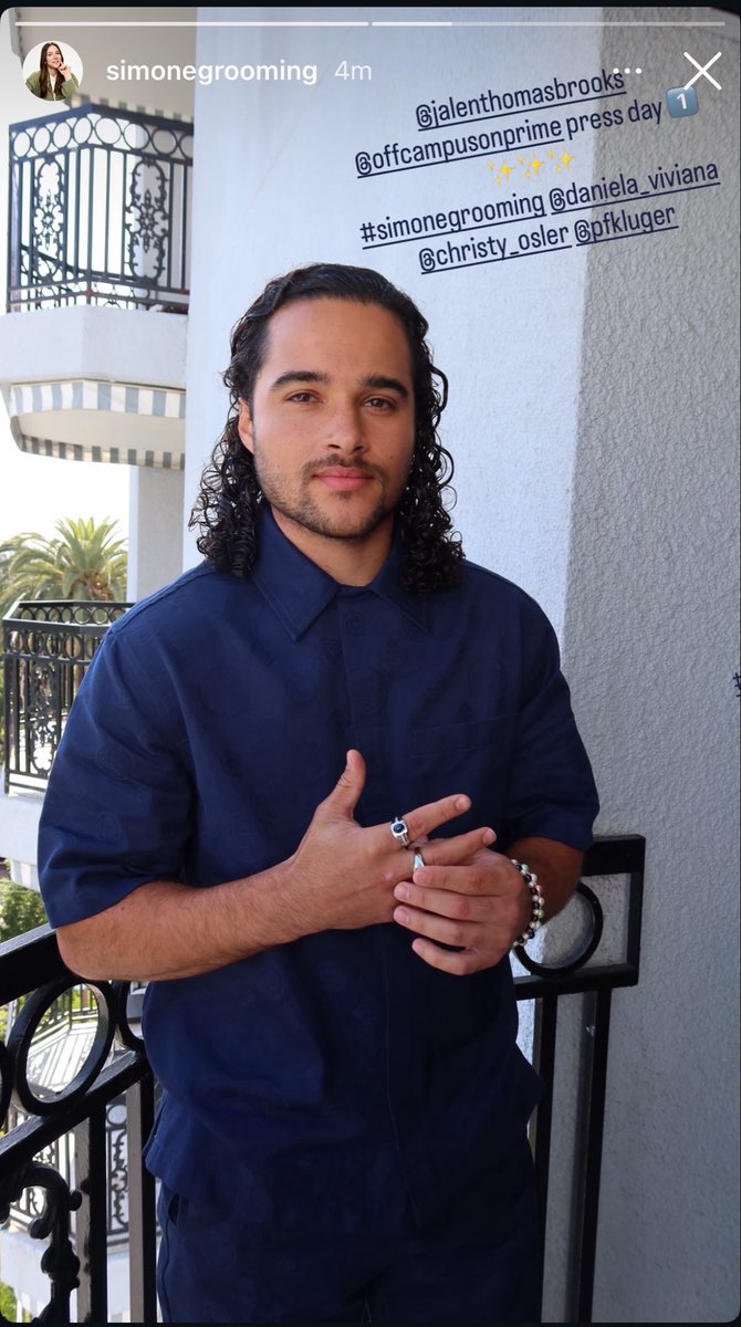 Off Campus BR 🏒 tweet media