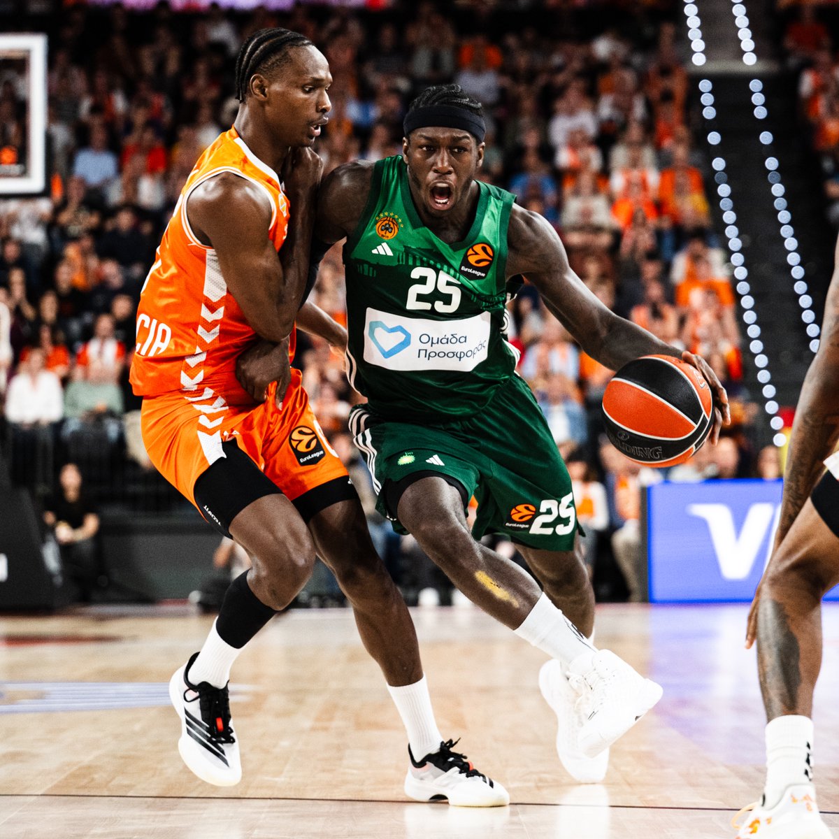 ☘️ PANATHINAIKOS, VALENCIA'DAN SAHA AVANTAJINI ALIYOR! ✓ Ergin Ataman'ın  ekibi, rakibini deplasmanda 67-68 yenerek seride 1-0 öne geçti. 🏀 Kendrick  Nunn 21 sayı 🏀 Mathias Lessort 12 sayı, 7 ribaund 🏀 Jean Montero 15 sayı,  4 asist