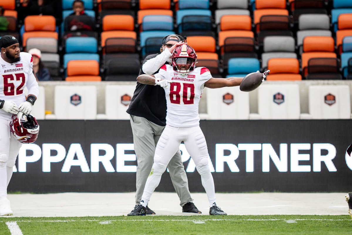 JabreBarber's tweet image. Building brick by brick 🧱 Just trying to be where my feet are 🙏#Agtg #Be back eventually 🙏