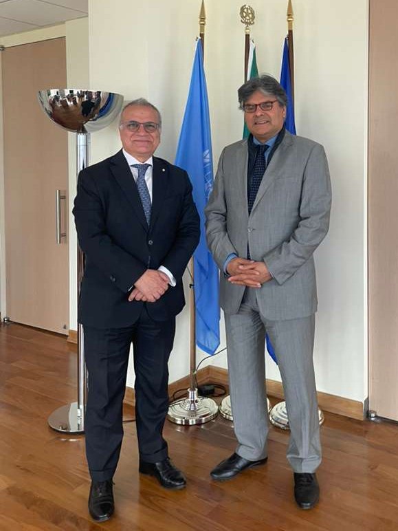 ItalyUN_NY's tweet image. Italy's PR Amb. @margiodi had a very fruitful first meeting with Director of #UNHCR Office in #NewYork Mr. Sivanka #Dhanapala, where they exchanged views on today's complex humanitarian challenges.

Italy is a long-standing and reliable partner of @Refugees, contributing to the