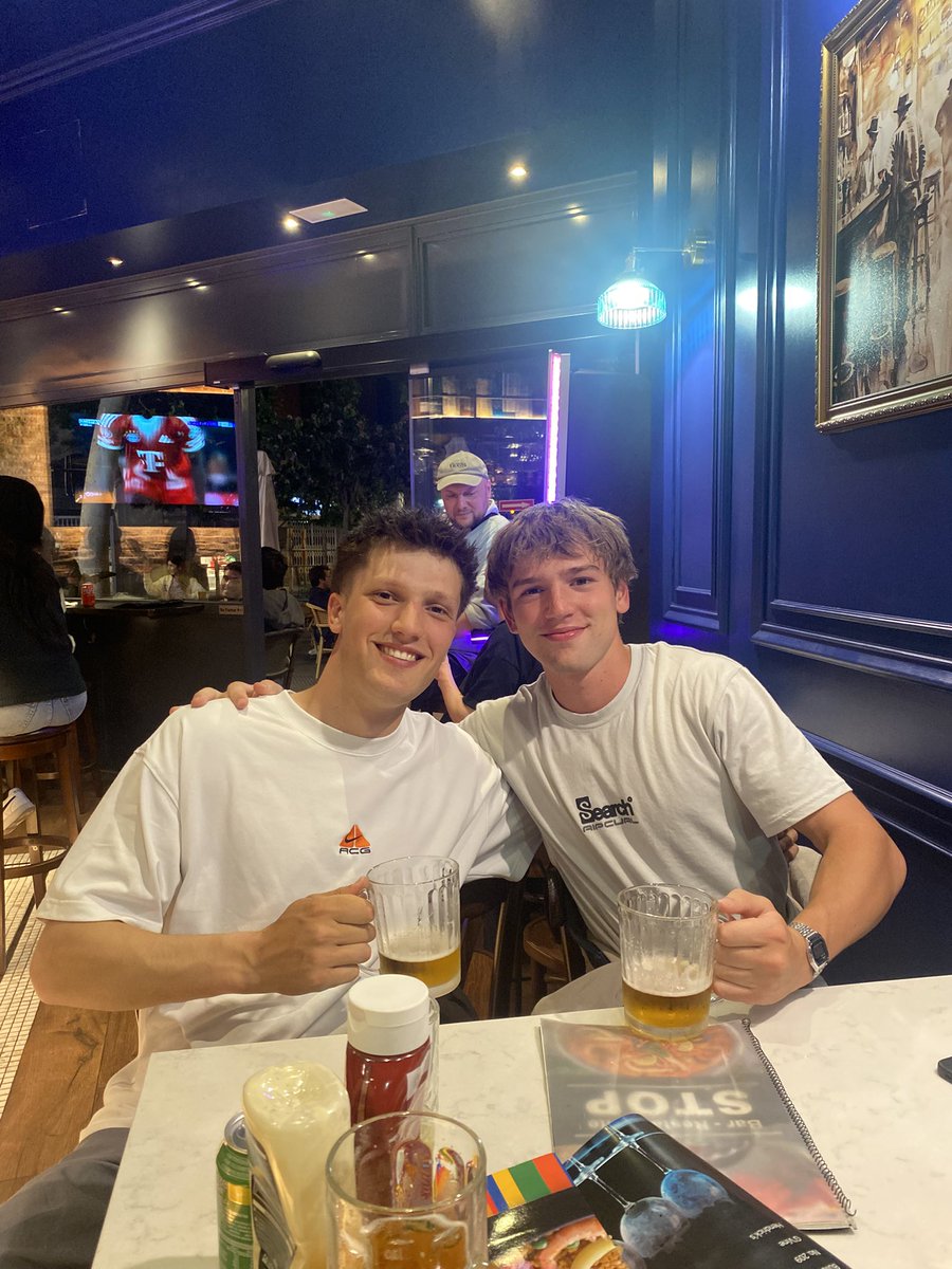 bowenharry32's tweet photo. Arsenal in Barca. Madrid 🔜 https://t.co/qsdfDzR61n