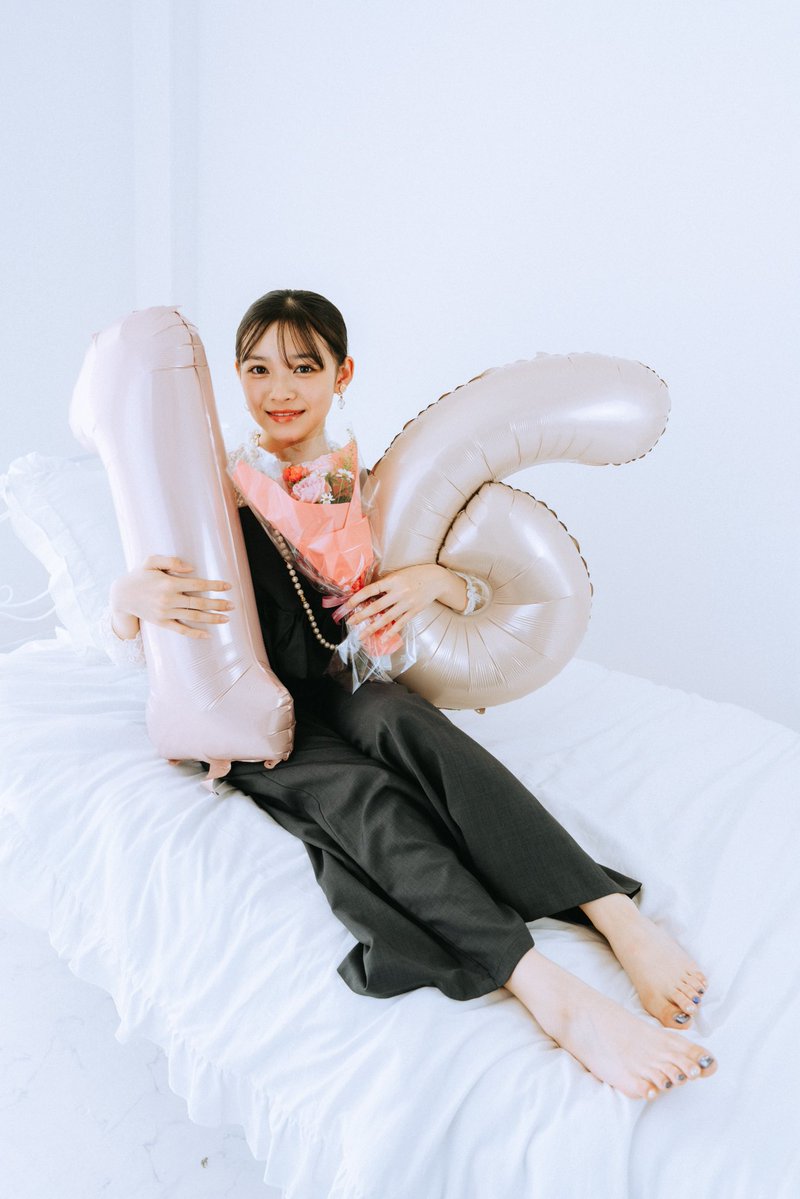 aoi_aoi_model's tweet image. ✨𝟚𝟘𝟚𝟞. 𝟜. 𝟚𝟡（𝕨𝕖𝕕）✨
✨𝟙𝟞歳になりました🎂✨

𝟙𝟝歳の𝟙年は
たくさんの出会い✨とご縁💟を
いただけた宝物🎁✨のような𝟙年でした☻

その宝物🎁✨を大切にしながら
今日からの✨𝟙𝟞歳の𝟙年✨も
【モデル・役者】としてガンバリます🦋✨

応援してください☻

#𝔸♡𝕀    #𝟙𝟞歳