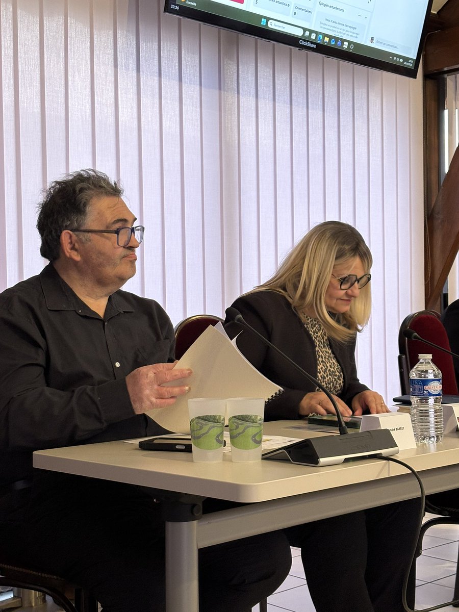 Au conseil municipal de #SaintRemySurAvre avec André Barret pour représenter les Rémois. Nous abordons ce soir une étape décisive : le vote du budget de la commune. Nous agissons avec détermination et sérieux pour défendre vos intérêts. Au travail ! 🇫🇷