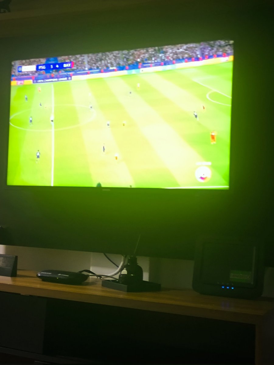 gabrgomes89's tweet photo. Que Jogão 😲⚽🤯
#CasaDaChampions #BayerPSG https://t.co/KtRdW1H6dy