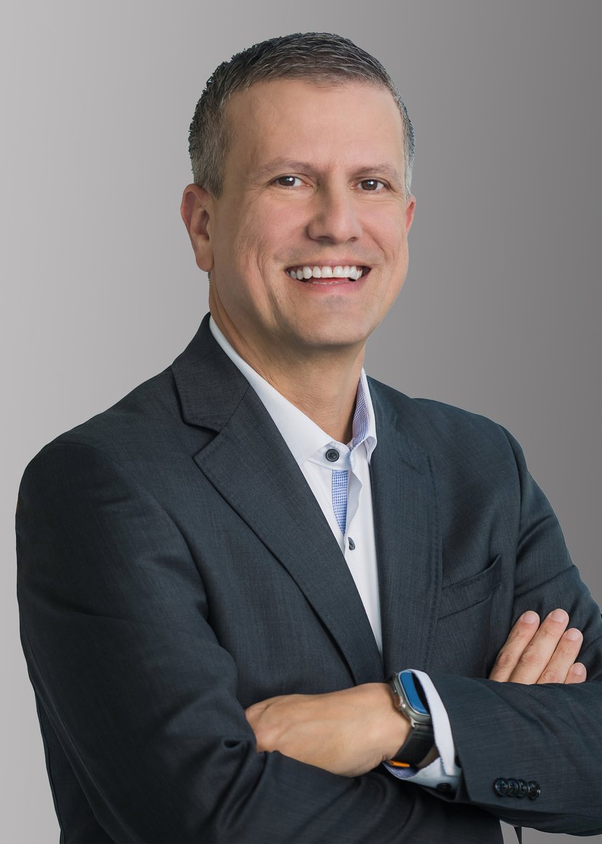 WNCN's tweet photo. A man is facing a felony charge after being accused of threatening Duke Energy’s CEO at the North Carolina State University commencement, officials said Tuesday.

Read more: https://t.co/rwTk9WnkD9

(Wake County Sheriff's Office, Chloe Rafferty/CBS 17, and Duke Energy) https://t.co/PP9DDYtZXa