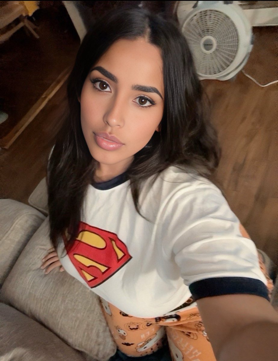 Yasmine 🌸 tweet media