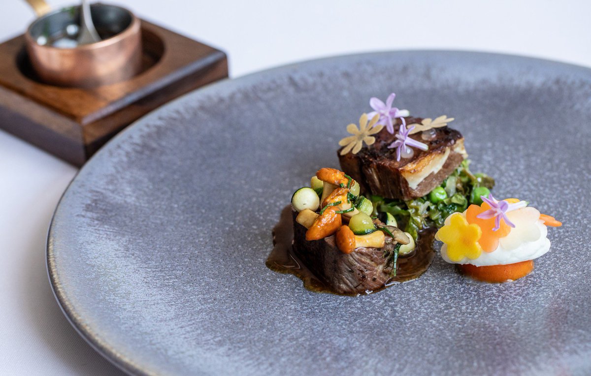 CotswoldsGent's tweet photo. An incredible lunch at the Michelin starred Lumiere in Cheltenham last weekend.

You can read our review here - https://t.co/mCJyA6T9Pq https://t.co/lfH9CThNH4