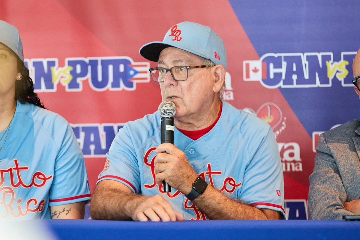 BeisbolPR's tweet photo. Todo listo para la serie clasificatoria de béisbol femenino Canadá 🆚 Puerto Rico🇵🇷⚾🇨🇦
Aquí les compartimos imágenes de la conferencia de prensa previa al inicio de este importante evento internacional en Carolina.
#LasNuestras https://t.co/6PYJG8U9a1
