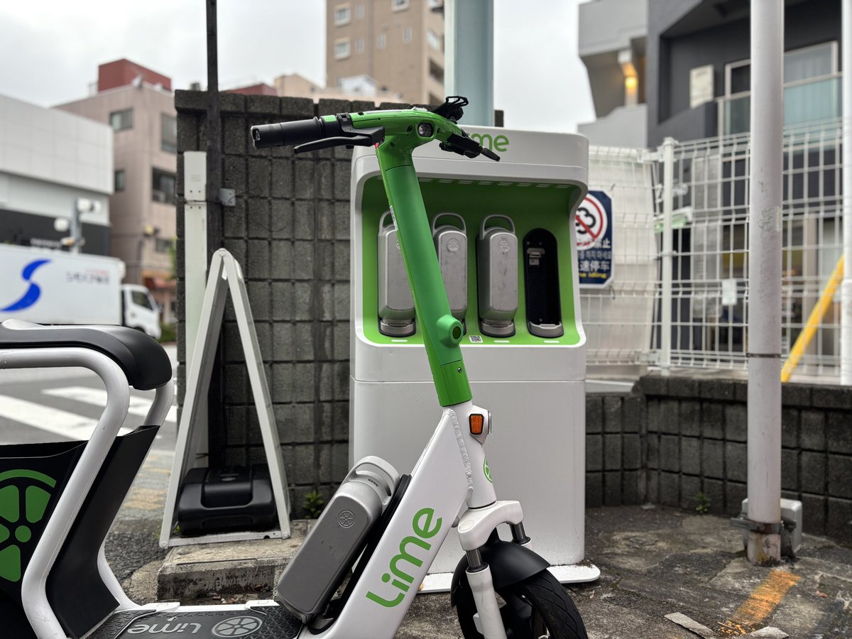 Lime_User_jp's tweet image. 押上エリアの電動シートポート3台のバッテリー交換を行いました。
#Lime #シェアサイクル #電動シートボード #押上