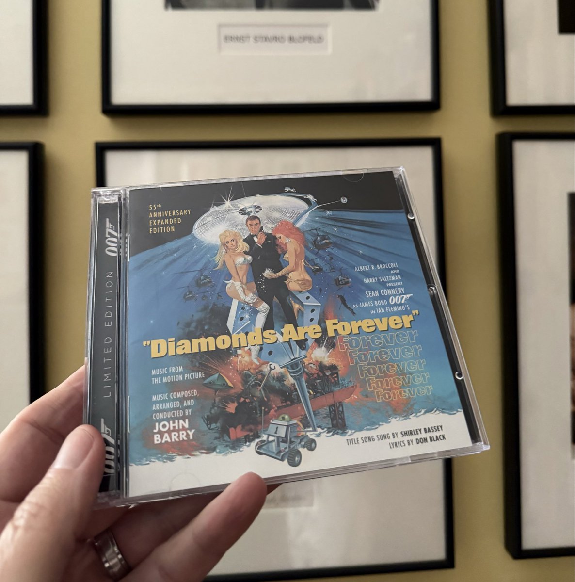 WestHamCanada's tweet image. This masterpiece arrived today!  Thank you @LaLaLandRecords 
#diamondsareforever 
#soundtracks #scores #jamesbond