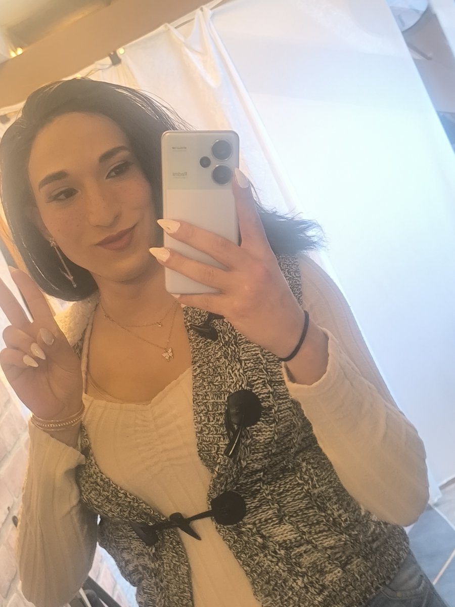 Mandy Nova tweet media