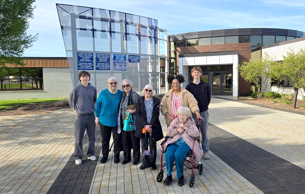 Fenton HS Dist. 100 tweet media