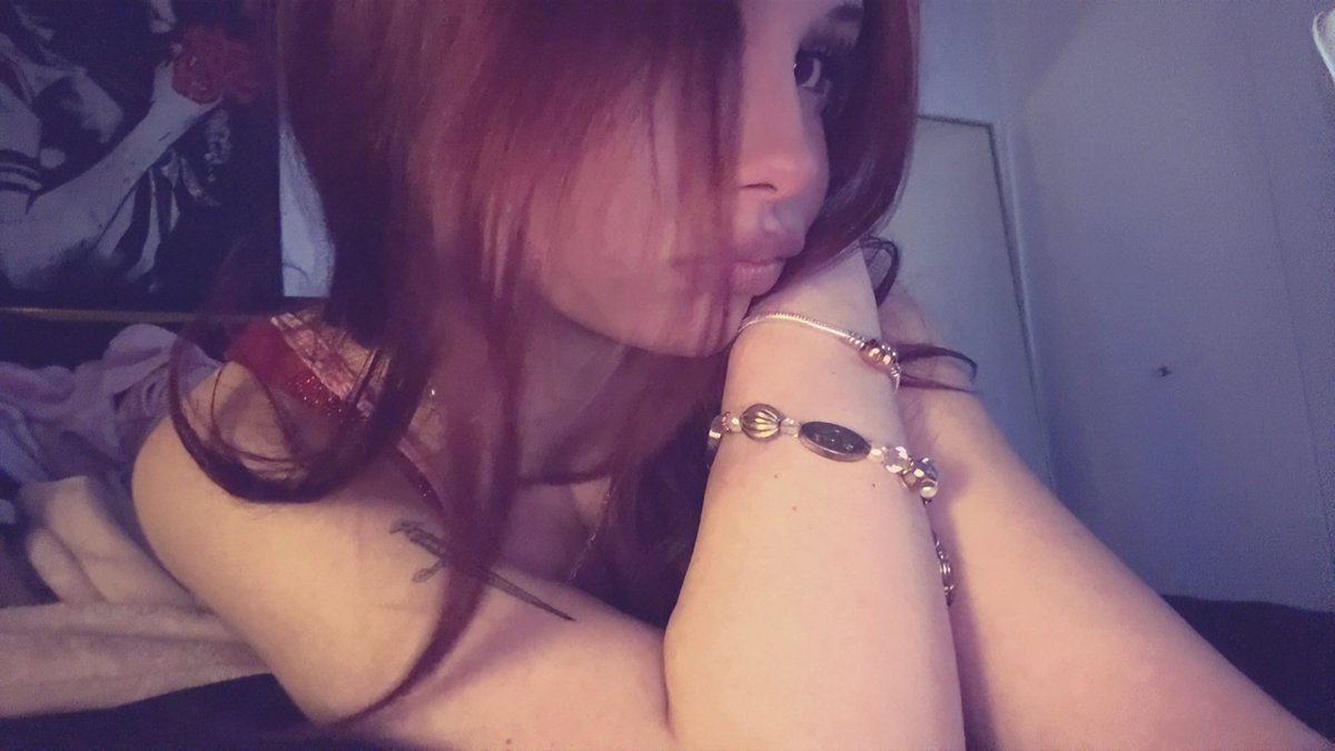 h0neymilkkk's tweet image. hiii!  say it backkk #hehe #hi #bmf #egirl #needeboy #valorant #girlies