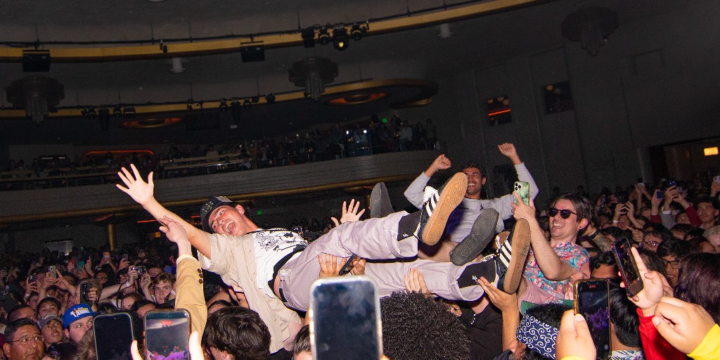 thepalladium's tweet photo. Take me back to Masayoshi Takanaka 😮‍💨 

April 12 | Hollywood Palladium 💫

📸: @nikkiphillips https://t.co/9rwlSxkG4d