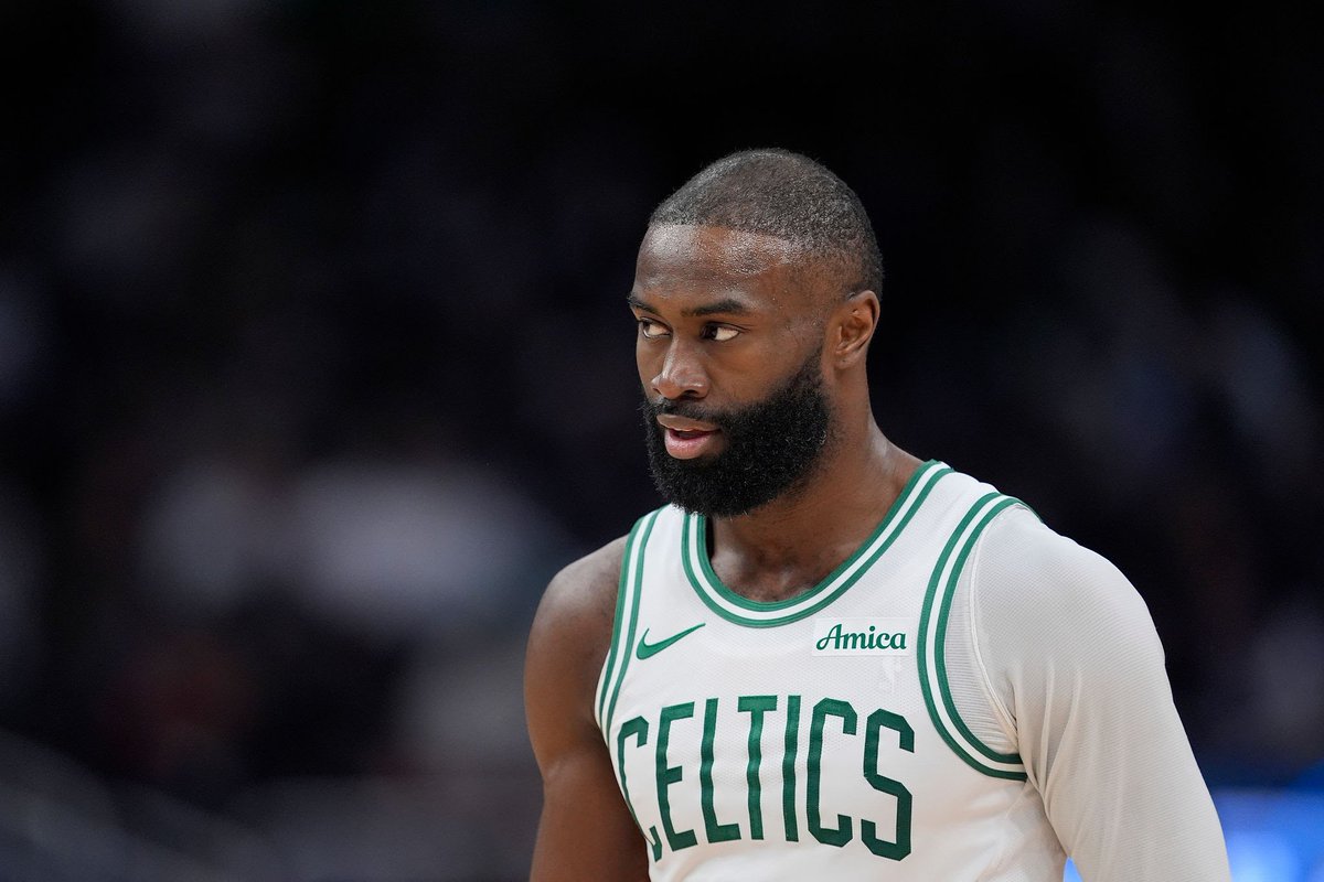 FieldsFocus's tweet image. NBA Player Prop #2

Jaylen Brown Over 5.5 Rebounds vs 76ers (-165 Fanatics)
-Over in 3 straight games in this series
-Over in 10 of last 12 games overall vs the 76ers
-Line is too low for Brown, he should soar over here

Likes, Follows, &amp;amp; RT’s Appreciated‼️

#gamblingtwitter