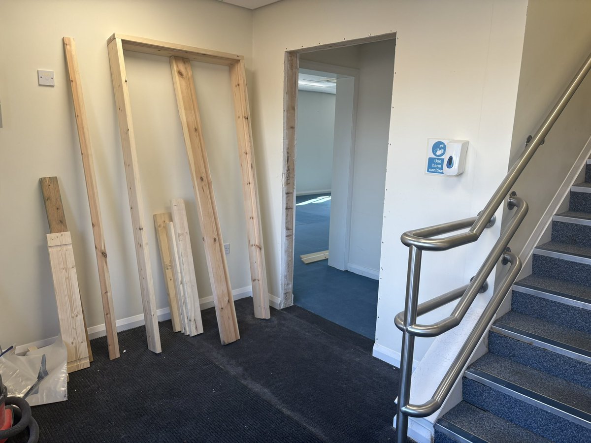 touch_telecom's tweet image. 🚧 WORK HAS STARTED! 🚧

Work started Monday on our brand-new office &amp;amp; warehouse unit and we’re already moving at full speed 💨

Plenty more to come—keep your eyes peeled 👀

#TouchTelecom #NewOffice #Expansion #Telecoms #BehindTheScenes