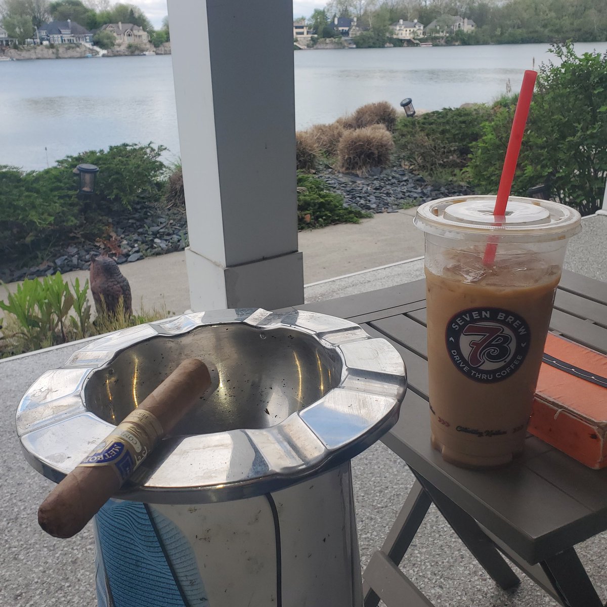 BTehanOSU's tweet photo. #2COTD Metropolitan Connecticut by Ferio Tego! @FerioTegoCigars @Xstogies @Steve_CigarGuy @CigarChairman1 @ChacocII @supercigardave #greycliffeatthequarry #pssita #CigarLifeStyle #CigarBrotherhood https://t.co/n24mMWwCmH