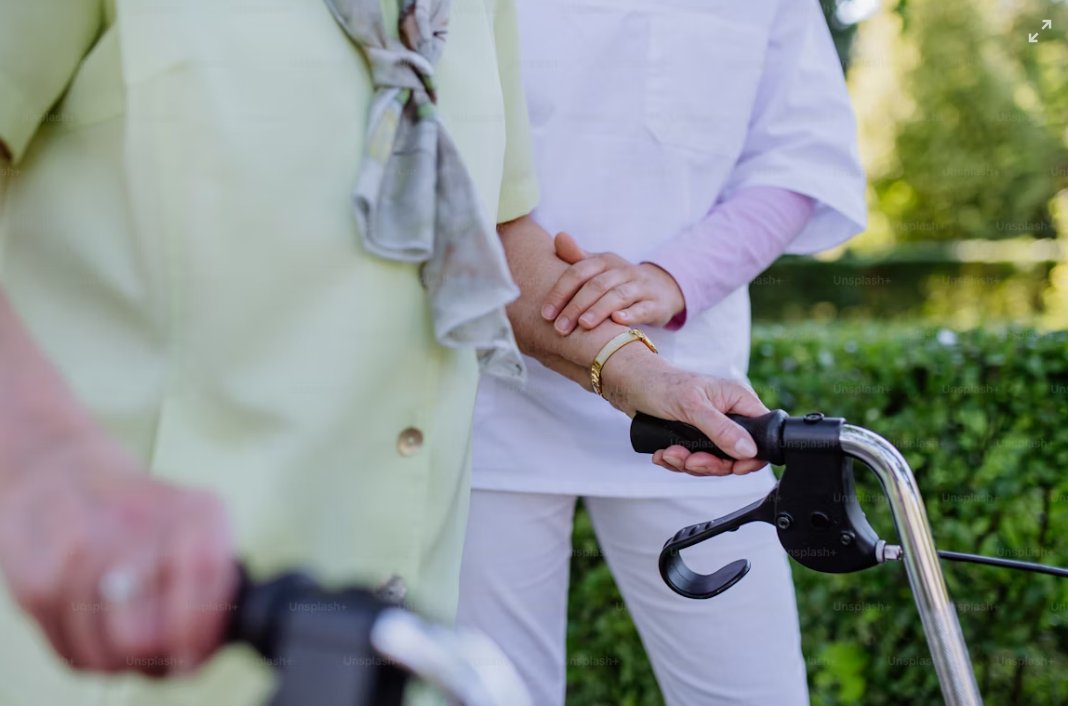 CarelineServ's tweet image. A facility in Manhattan is seeking Certified Nursing Assistants (CNAs). Interested candidates can send their resumes to dylan@carelineservices.com or call 212-686-8881. For more information, please visit carelineservices.com.                 
#ny #nyjobs #cna #cnajobs