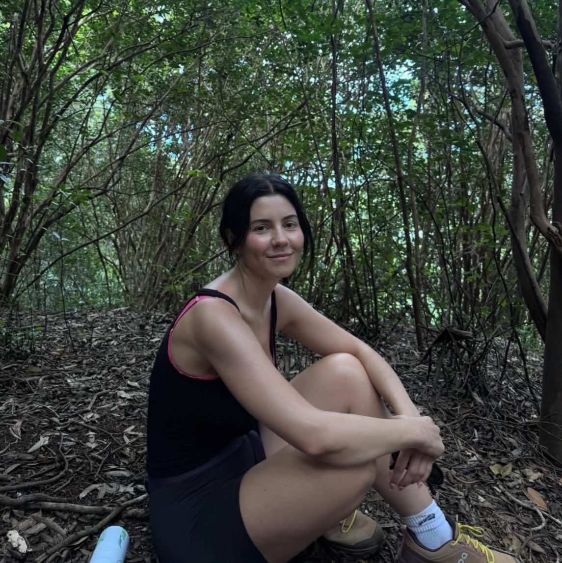NationOfMarina's tweet photo. MARINA enjoying her vacation on Kauaʻi, Hawaii with her boyfriend Finn Harry in new photos via Instagram 🌸 https://t.co/rf9sddwQGV