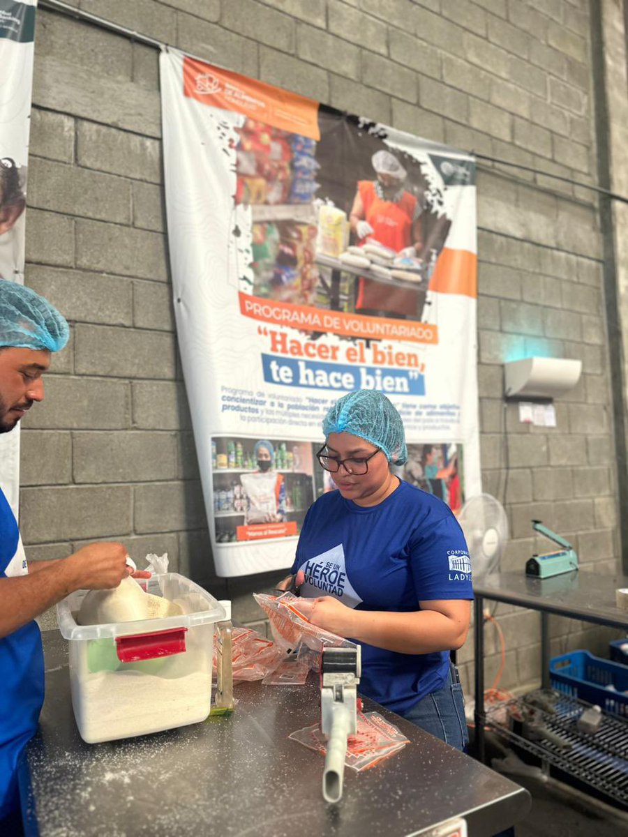 Fundacionll's tweet photo. En San Pedro Sula llevamos el mismo propósito: transformar realidades a través del servicio. 💚
Nuestro equipo se unió al Banco de Alimentos de Honduras, demostrando que cuando alineamos propósito y acción, el impacto se multiplica.

#FundaciónLadyLee #VoluntariadoCorporativo https://t.co/KyJXcTYY0I