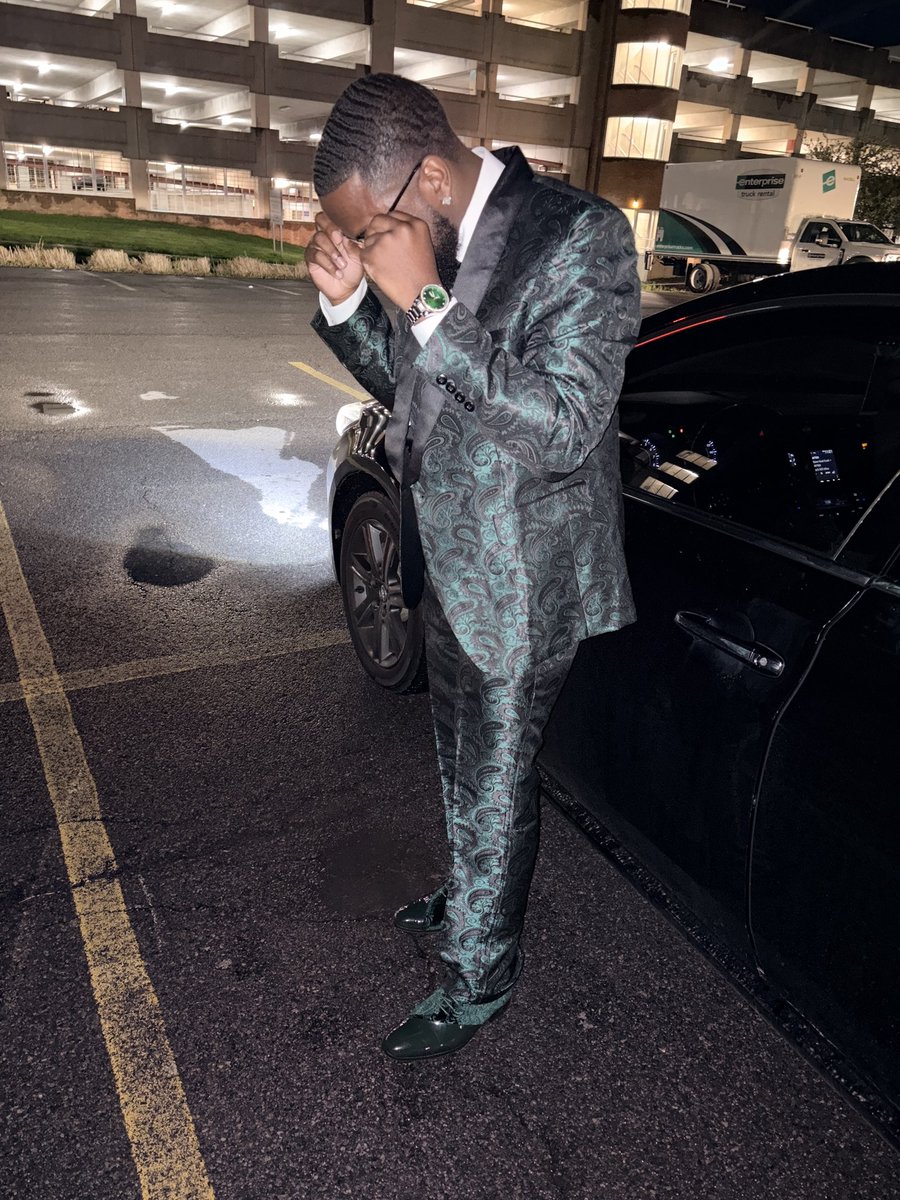 CallMeCazz's tweet photo. 💚💚 https://t.co/IOyXAuNq5L