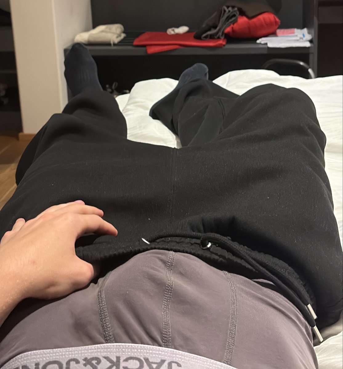 Master_Matttt's tweet photo. Like what YOU See ? 😈
Dm’s now !! 
#dom #sub #feet #findom #cash #cashcock #master https://t.co/ojZRnmiVQF