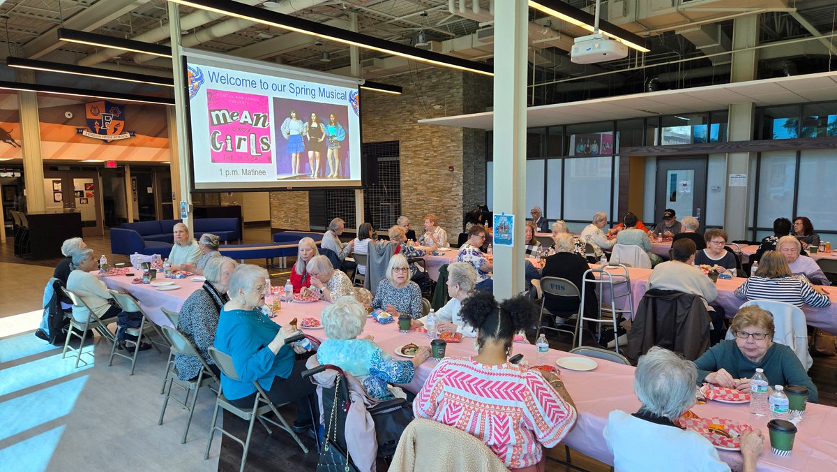 Fenton HS Dist. 100 tweet media