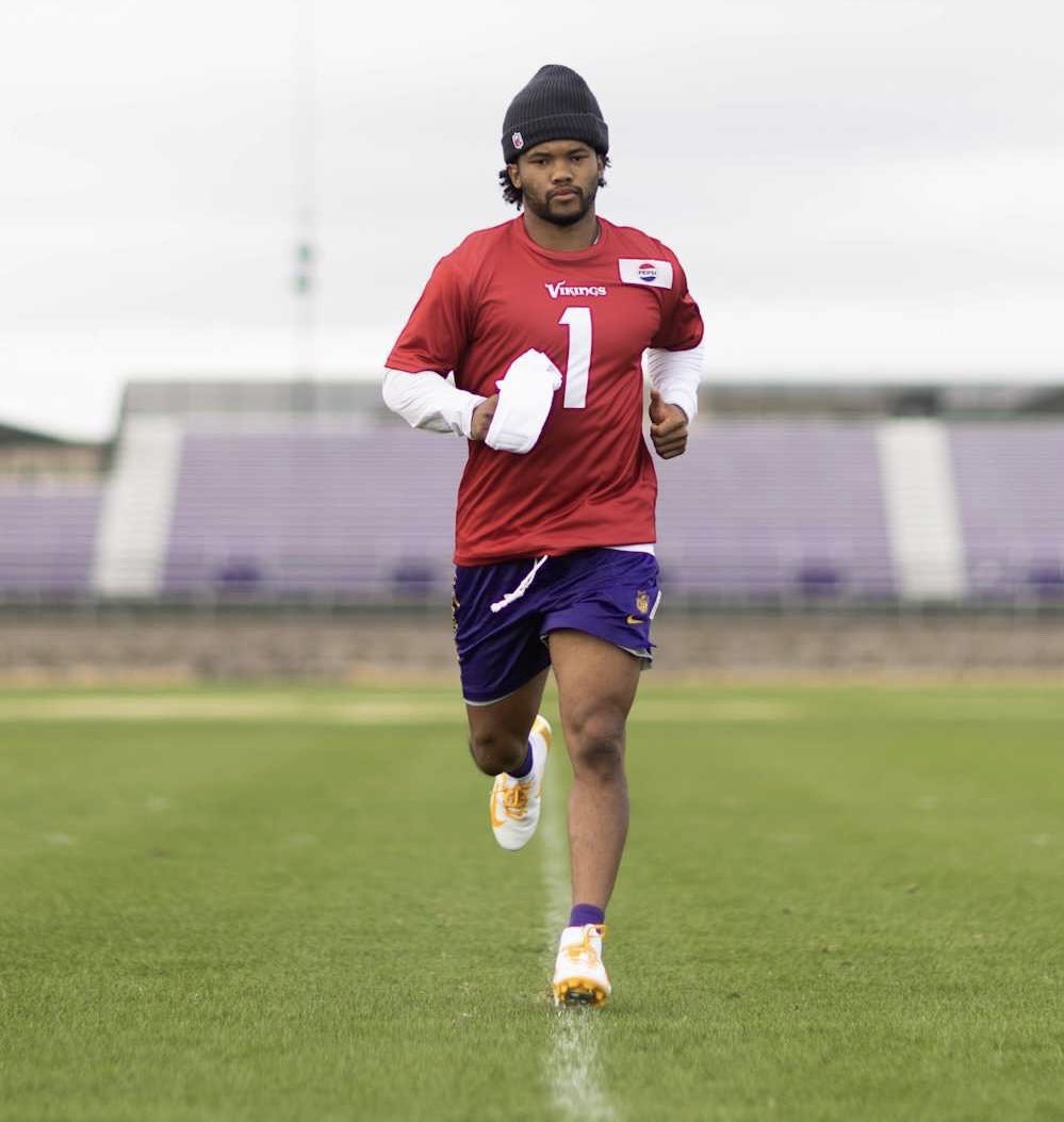 Kylercolemurray's tweet photo. Locked in. Every rep counts, every day matters. Building something special in Minnesota. SKOL 💜💛 https://t.co/qYKUQPDWqQ