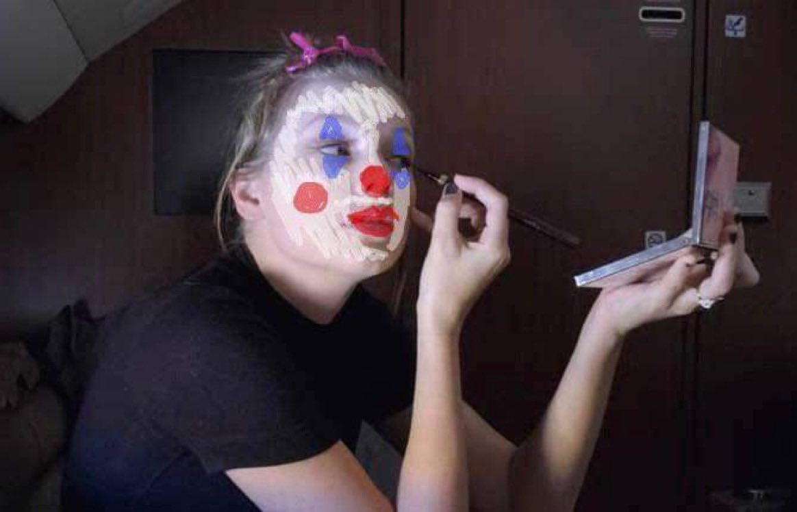 lossofmadislife's tweet photo. @peppajacc @Carlaisaqueen guess it's time to pull the clown costume back out. shes a little dusty tho https://t.co/LOXGiDNbtD