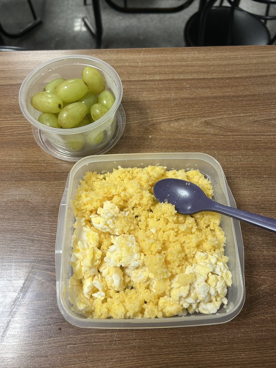 luna. 🍓 VAI VER O BTS tweet media