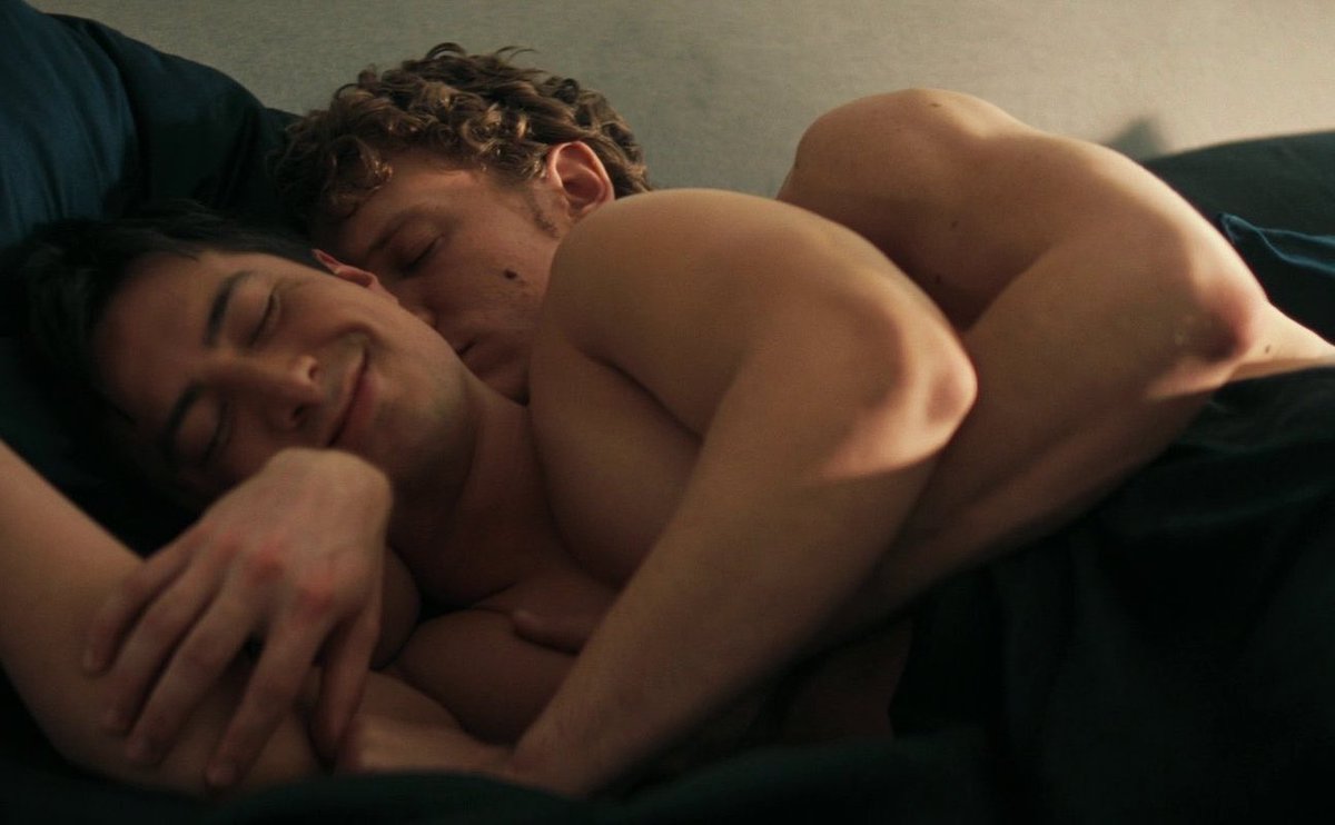 he was so happy to be held by his man 😖😖😖