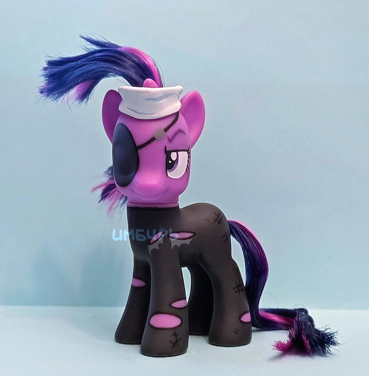 imbir_ooak's tweet image. Sweetie blue🧁  custom - made on June 22,2025
Future Twilight Sparkle🌠 custom - made on June 29,2025
#mylittlepony #mlp #custom #twilightsparkle