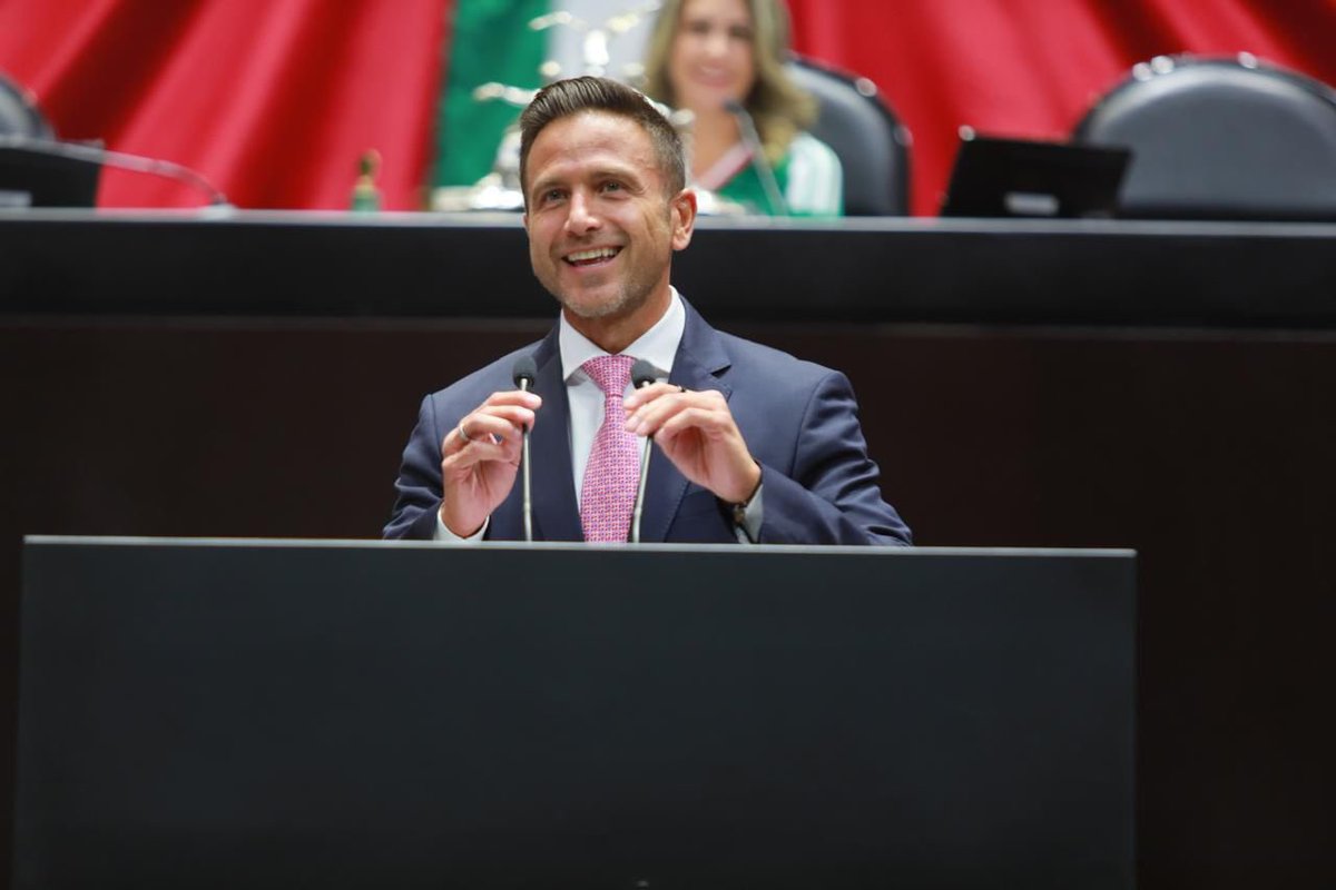 La crisis ambiental es un problema que vivimos en el presente.

México produce más de 120 mil toneladas de basura al día, generando una crisis que afecta nuestra salud y entorno.

Desde el <a href="/partidoverdemex/">Partido Verde</a> proponemos fortalecer la Ley de Economía Circular:

✅ Impulsar productos