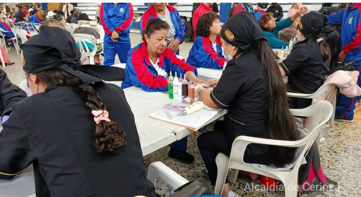 Ejercito_Div5's tweet image. En Cerinza, #Boyacá, en actividades de articulación y cooperación   el Grupo de Caballería Mediano N° 1 General Silva Plazas de #PrimeraBrigada y alcaldía municipal  realizaron  una Jornada de Apoyo al Desarrollo que benefició a cerca de 400 personas con servicios de salud,
