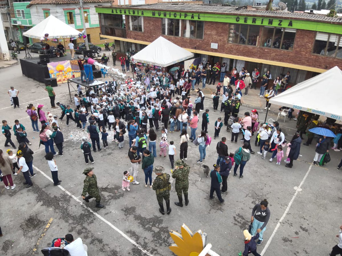 Ejercito_Div5's tweet image. En Cerinza, #Boyacá, en actividades de articulación y cooperación   el Grupo de Caballería Mediano N° 1 General Silva Plazas de #PrimeraBrigada y alcaldía municipal  realizaron  una Jornada de Apoyo al Desarrollo que benefició a cerca de 400 personas con servicios de salud,