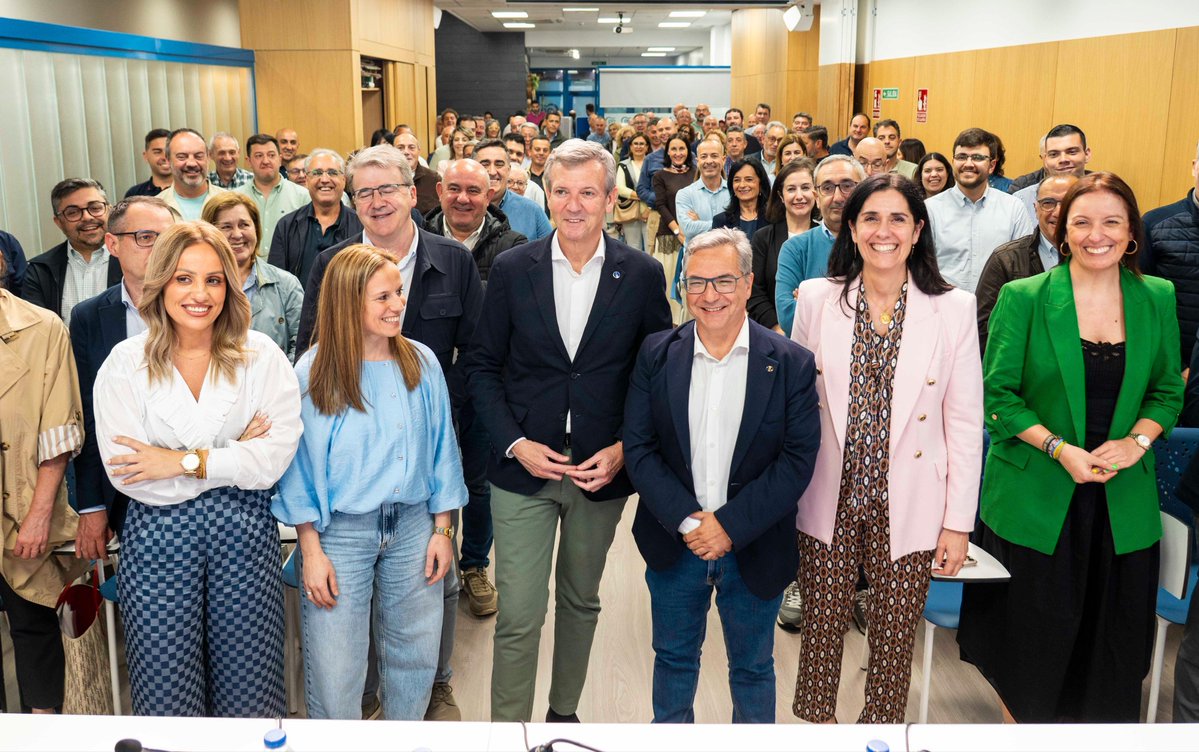 Na Xunta Directiva do @ppdeou, compartimos análise e traballo para afrontar o ciclo electoral que temos por diante e coordinar un partido sempre preparado.

A confianza da xente gáñase así: con estabilidade, xestión e unha forma de gobernar que dá confianza