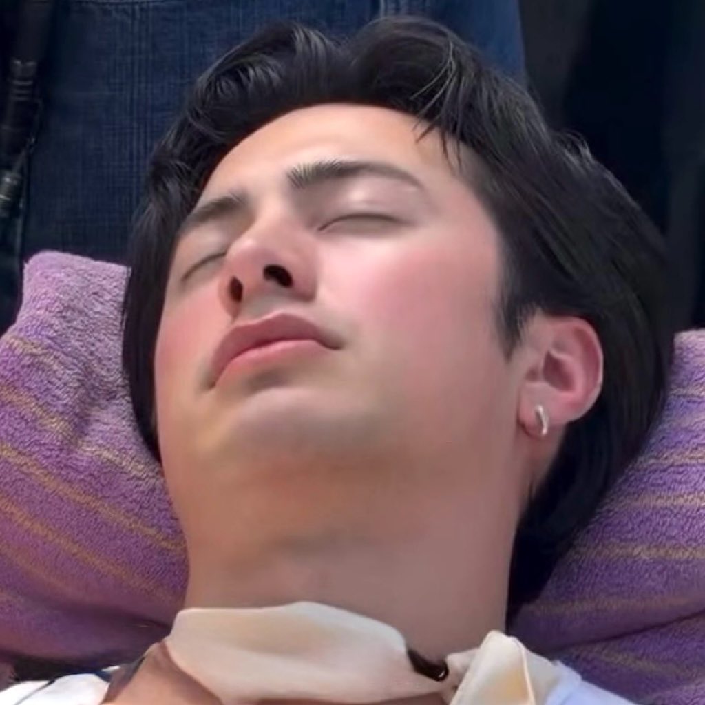 lily ୨୧ tweet media