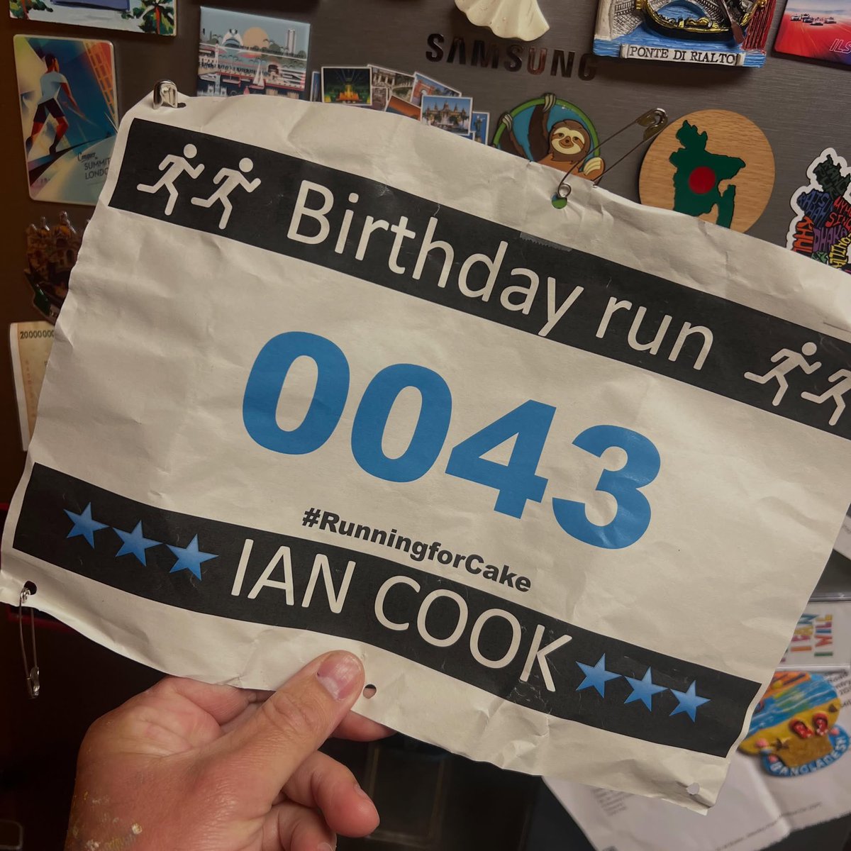 Popbangcolour's tweet photo. Birthday bib run with the ashbys_adventuretrailsandtreks Tuesday crew this evening’ a trail run through the fields was lovely! 

Finished off with Colin the caterpillar cake, thanks to Tas for organising b’day surprises 

#Runningforcake #Birthdayrun https://t.co/716Q2OHi0O