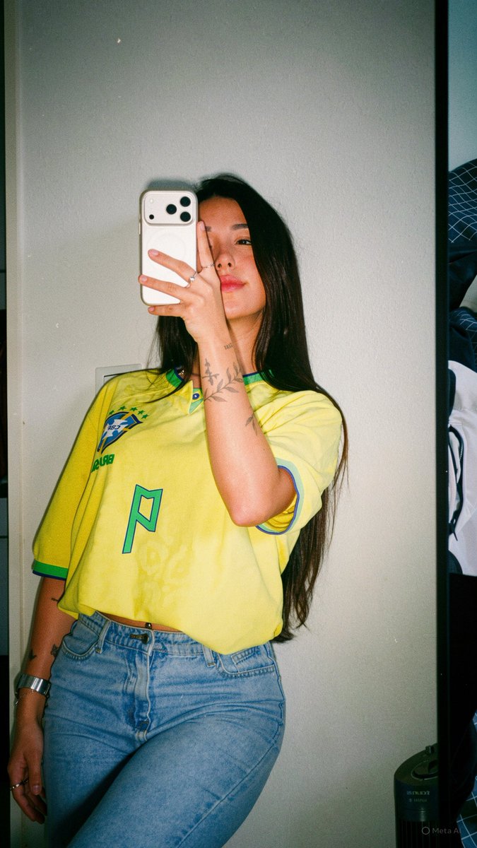 skyzinha tweet media